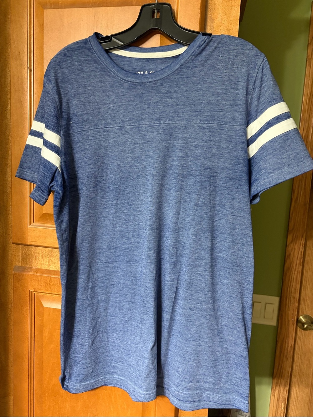 Mossimo Supply Co. Blue Crewneck Tee with White Sleeve Stripes